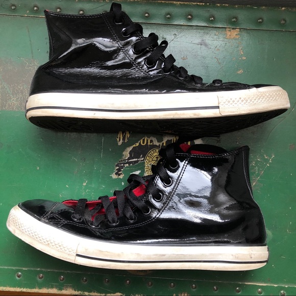 converse black shiny